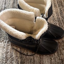 Snow Boots Women’s Size 9