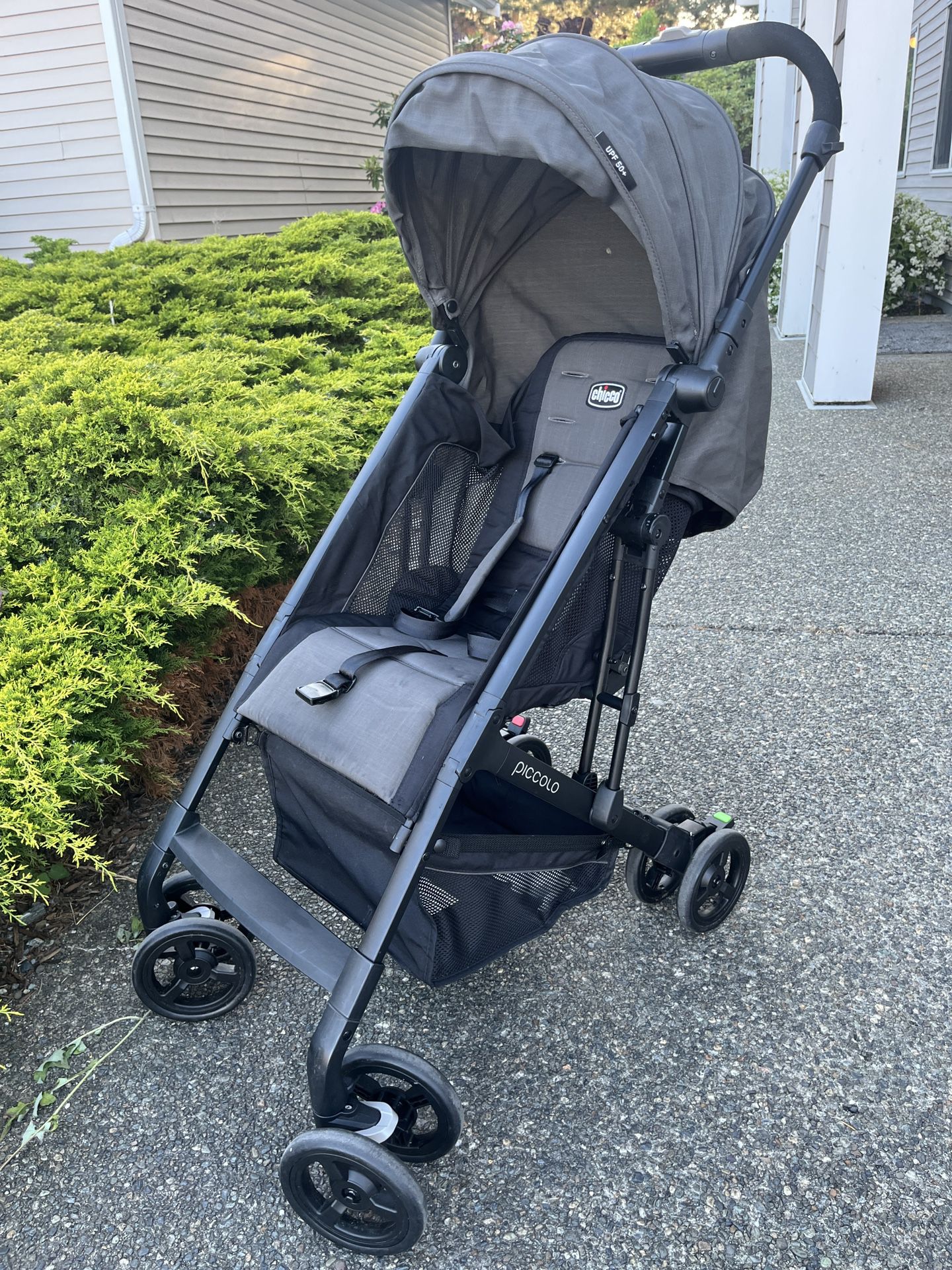 Chico  Piccolo light weight stroller 