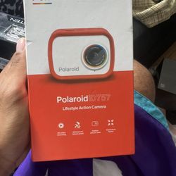 Polaroid ID757