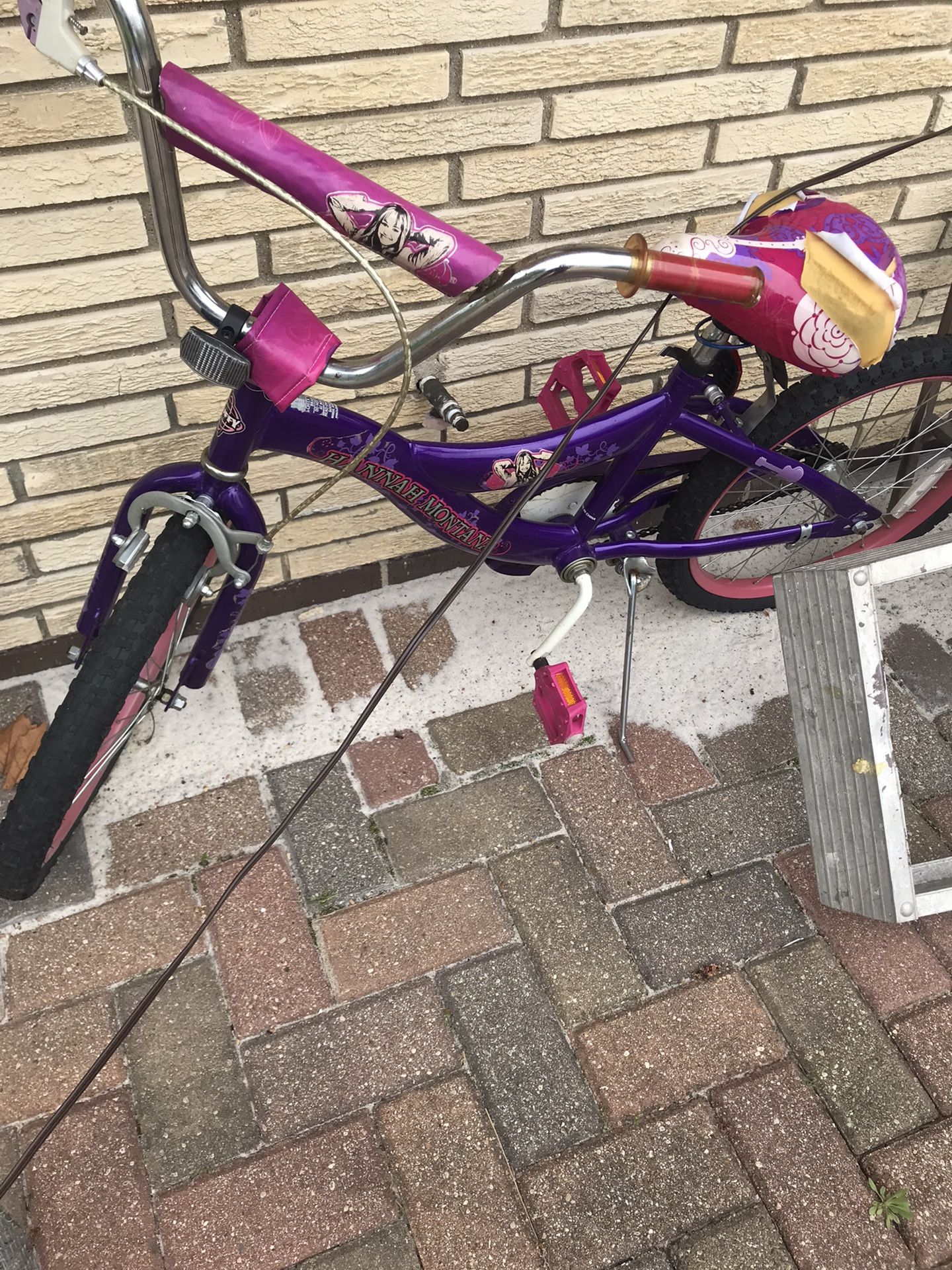 Rare Hannah Montana Bike. (2008)