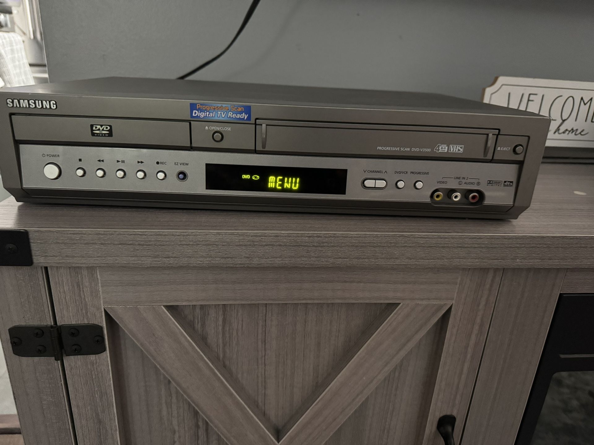 VHS/DVD Player