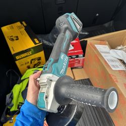 MAKITA GRINDER