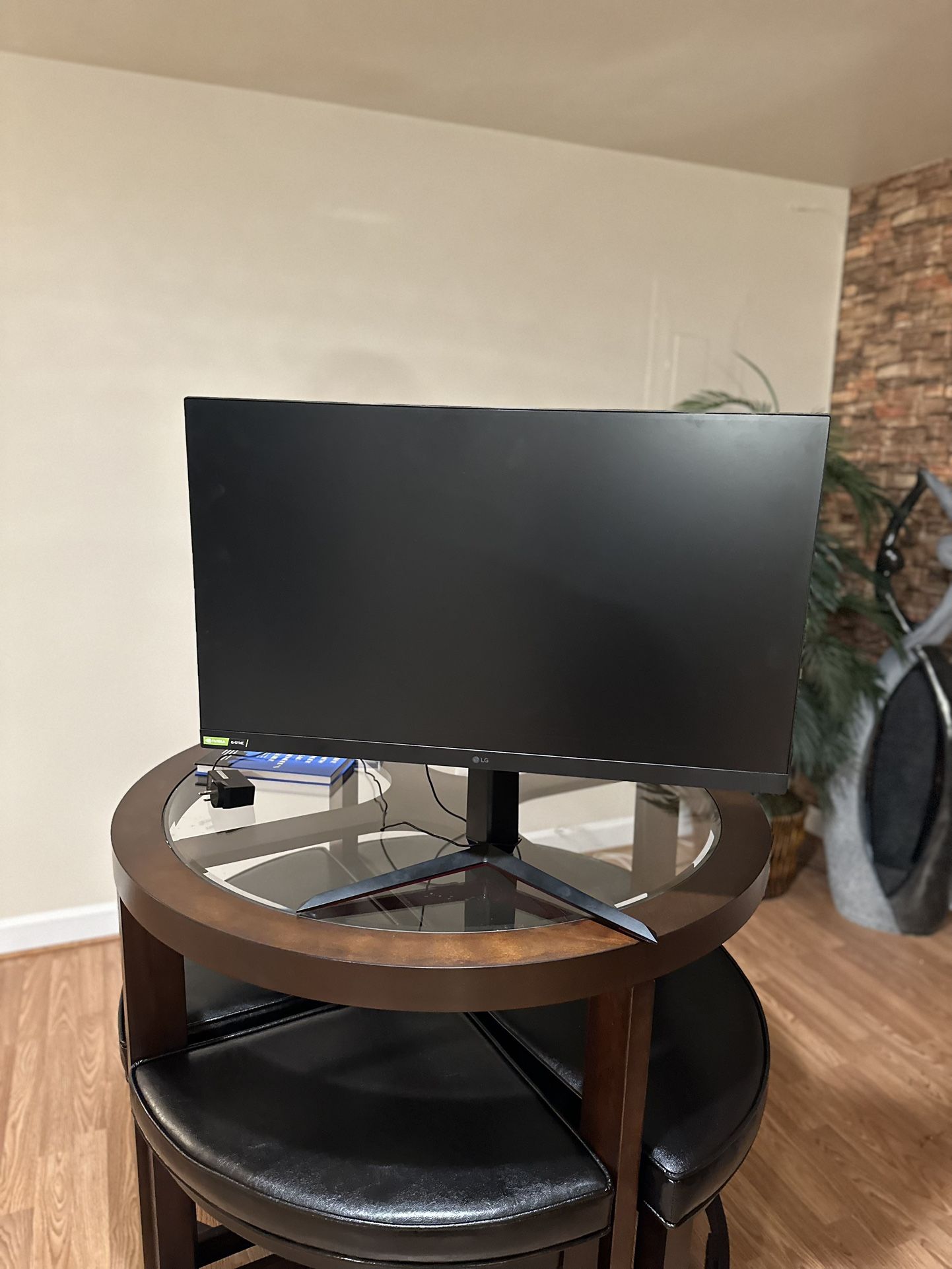 32 Inch LG 32GP83B-B QHD Nano IPS Gsync Gaming Monitor