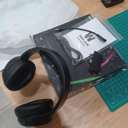 Wolflaws Wireless Head Phones