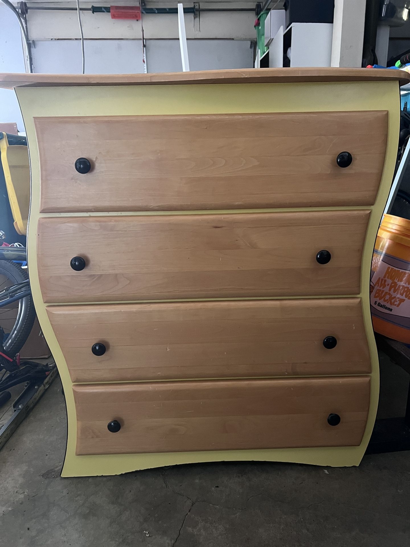 Dresser