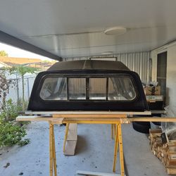 Pickup truck bed cover