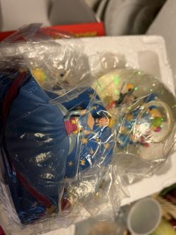 Walt Disney World 100th anniversary snow globe