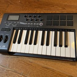 M-Audio Axiom 25 USB MIDI Controller/Keyboard