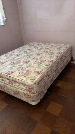 Full size bed