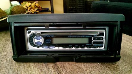 Kenwood KDC-MP225
CD/MP3/WMA receiver (