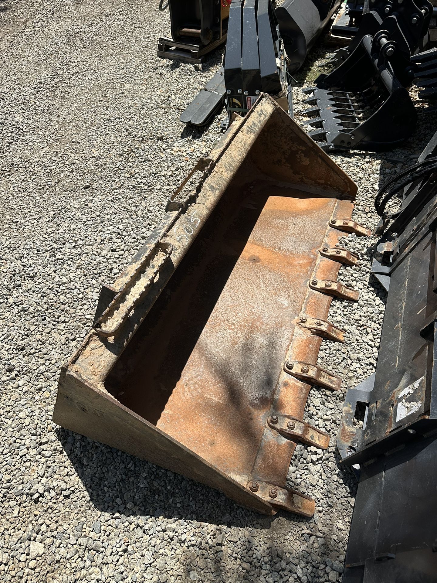 Caterpillar 72inch Tooth Bucket