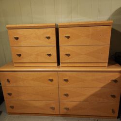 Dresser & End Tables (2)