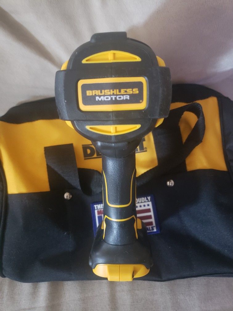 Dewalt XR 1/2 Brushless 3 Speed High Torque Impact Driver And Contractor Bag