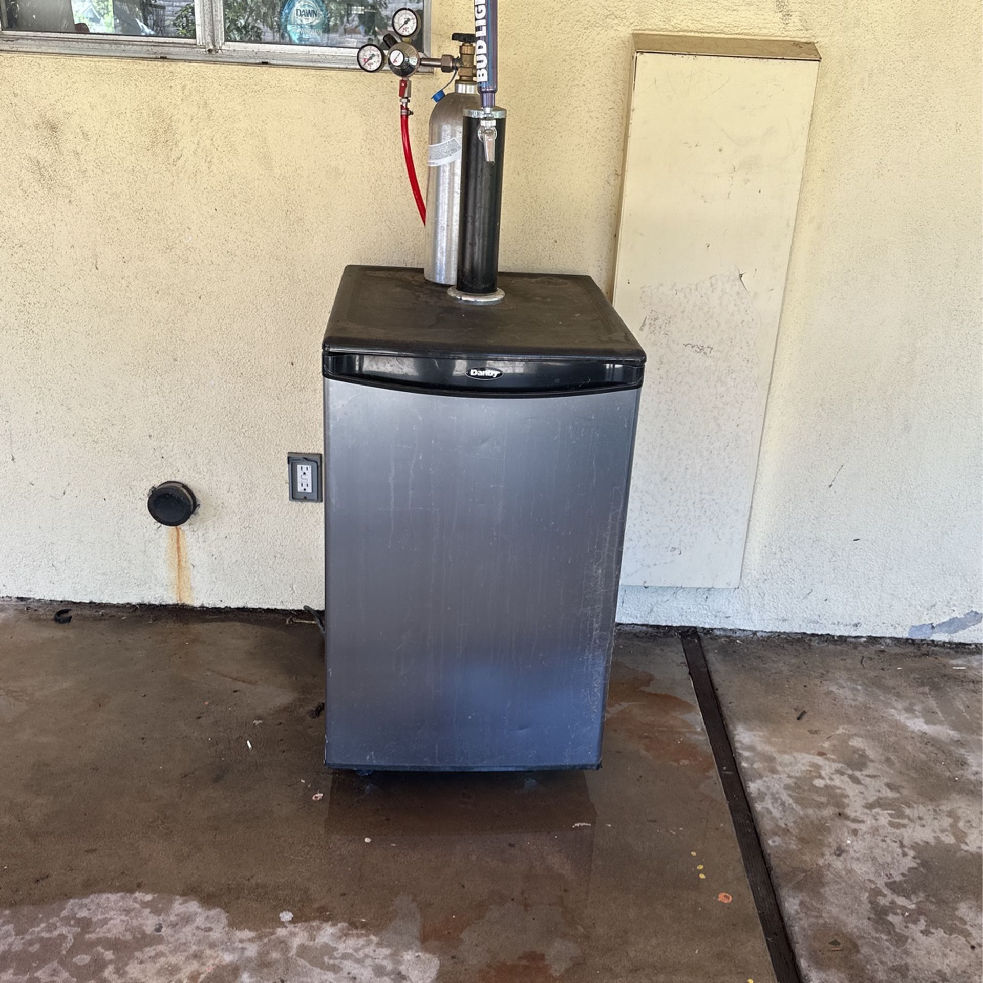 Kegerator keg CO2 Regulator Rolling Mini Fridge Beer Tap Party Keg