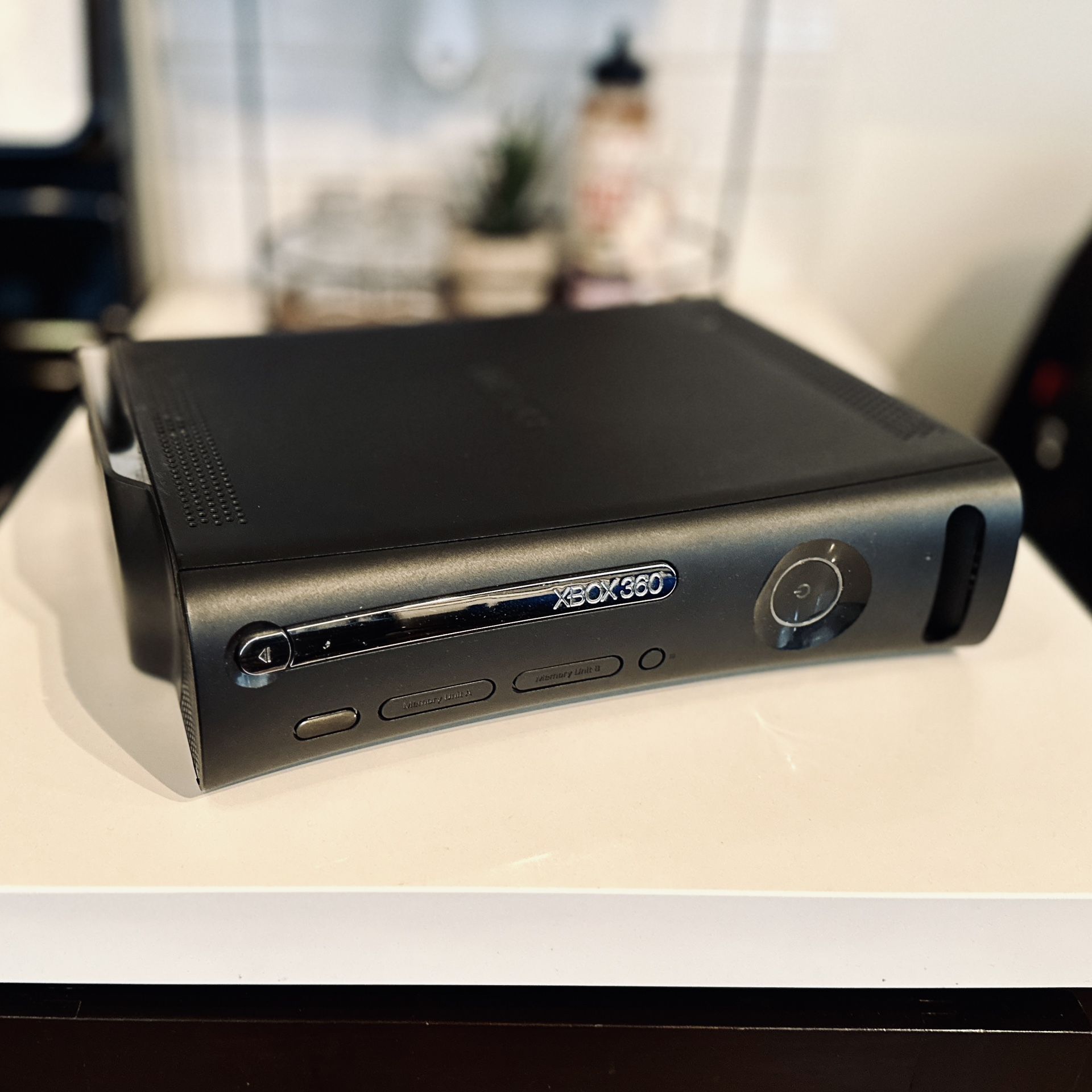 Xbox 360 Console + 4 Controllers + 15 Games + All Cables