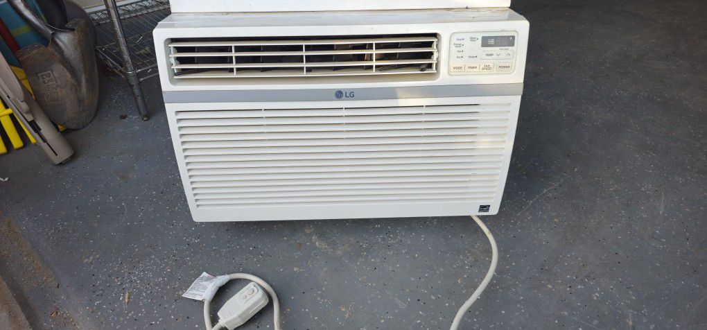 Window Air Conditioner 12000 BTUH
