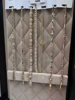 Women's bracelet