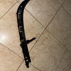 2002 Acura TL Front Right Headlight Bracket 