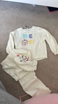 Sweater and sweats set