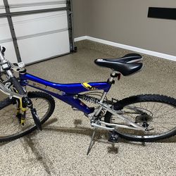 Like New - Trek Y11 OCLV Bike