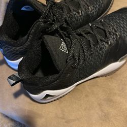 Peak Shoes Size 13