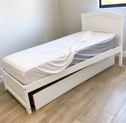 “Cama Twin + cama auxiliar + 2 colchones”