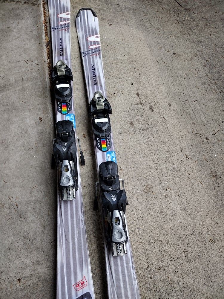 Salomon Scrambler 400 Skis 145 cm + Bindings