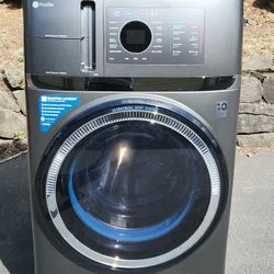 GE Profile Washer And Dryer 2 IN 1 Combo. 