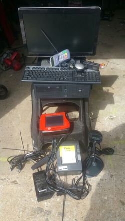 Hp POS SYSTEM with 2 credit card swipers, scanner gun, receipt printer, card keypad, with monitor