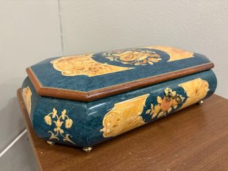 SORRENTO SPECIALTIES Vintage Made In Italy Inlay Wooden Music Box