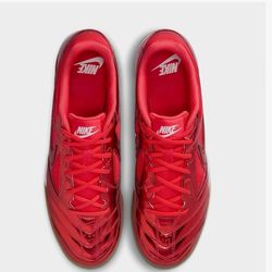 Size 10 Nike gato men’s tennis shoe