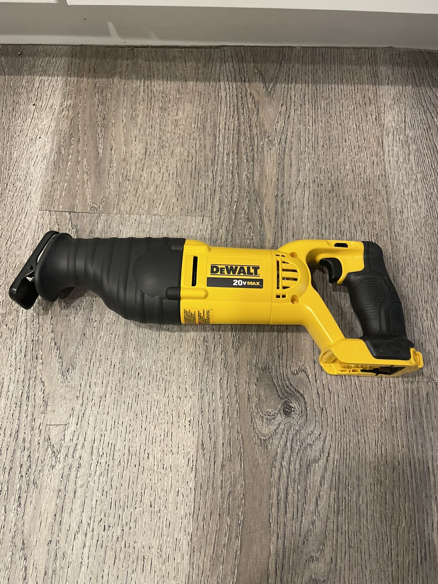 New Reciprocating Saw 20V MAX (Tool Only Solo Herramienta)