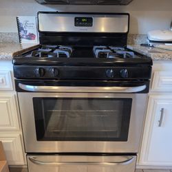 Frigidaire Gas Range