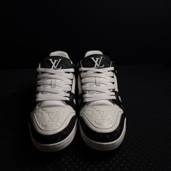 LV TRAINERS  10 MEN