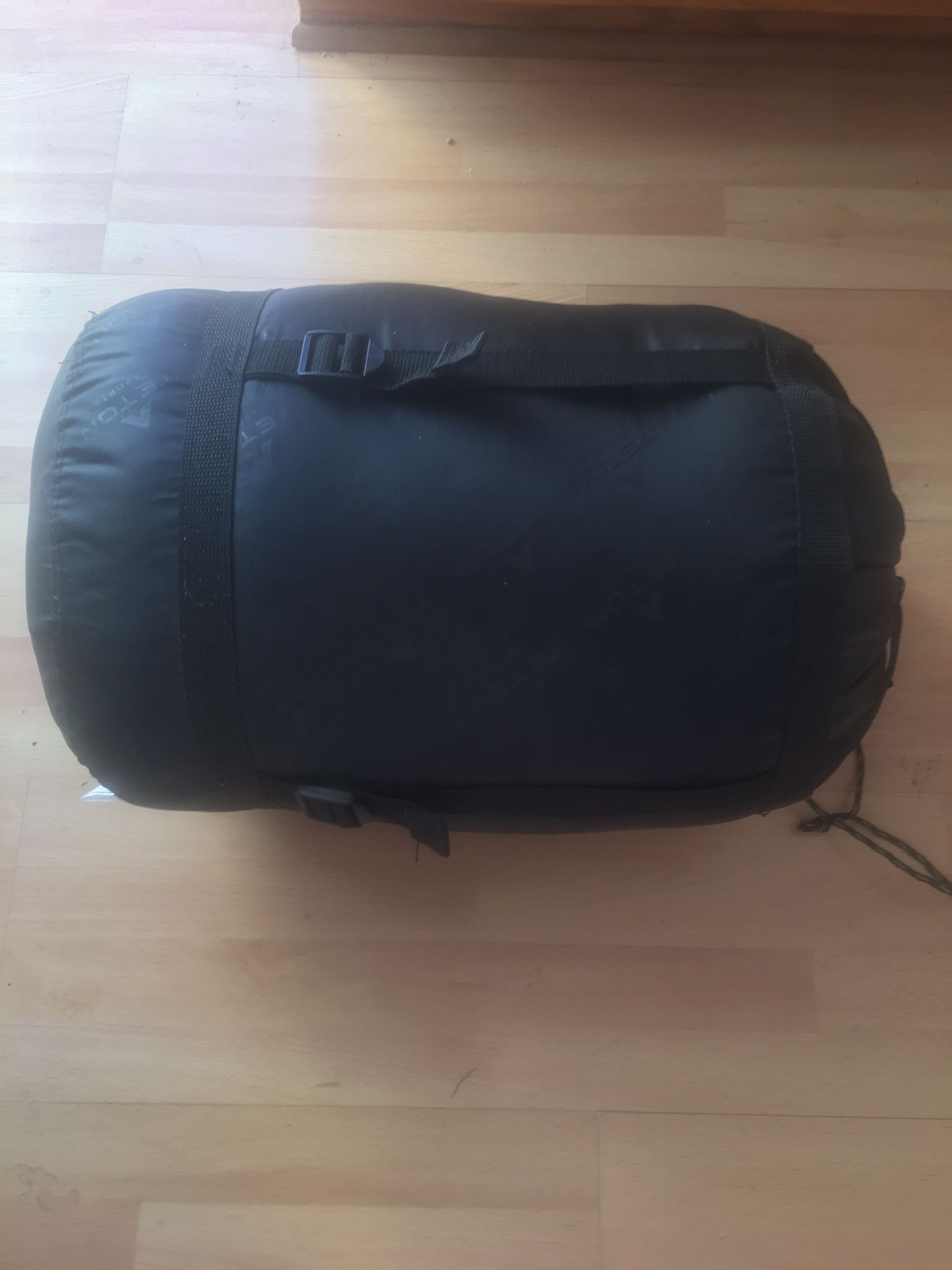 Teton XXL Sleeping bag 25 degree Minimal Use.