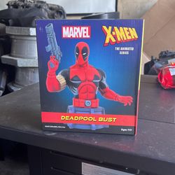 Deadpool Statue