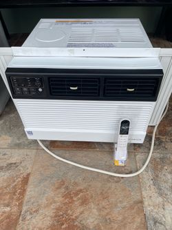 Friedrich Chill Premier 8,000 BTU (DOE) Window Air Conditioner Cools 350 sq. ft. with Remote and Wi-Fi Enabled. Almost New $200 Firm on Price