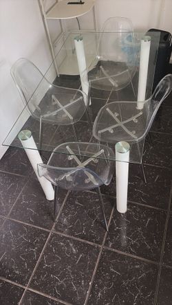 Glass Table 4 Chairs