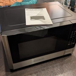 Black + Decker 900W Microwave .9 Cu Ft