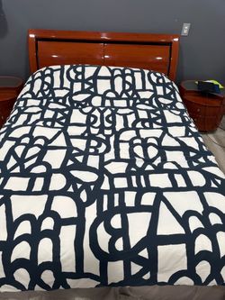 High-End Queen Bedroom Set