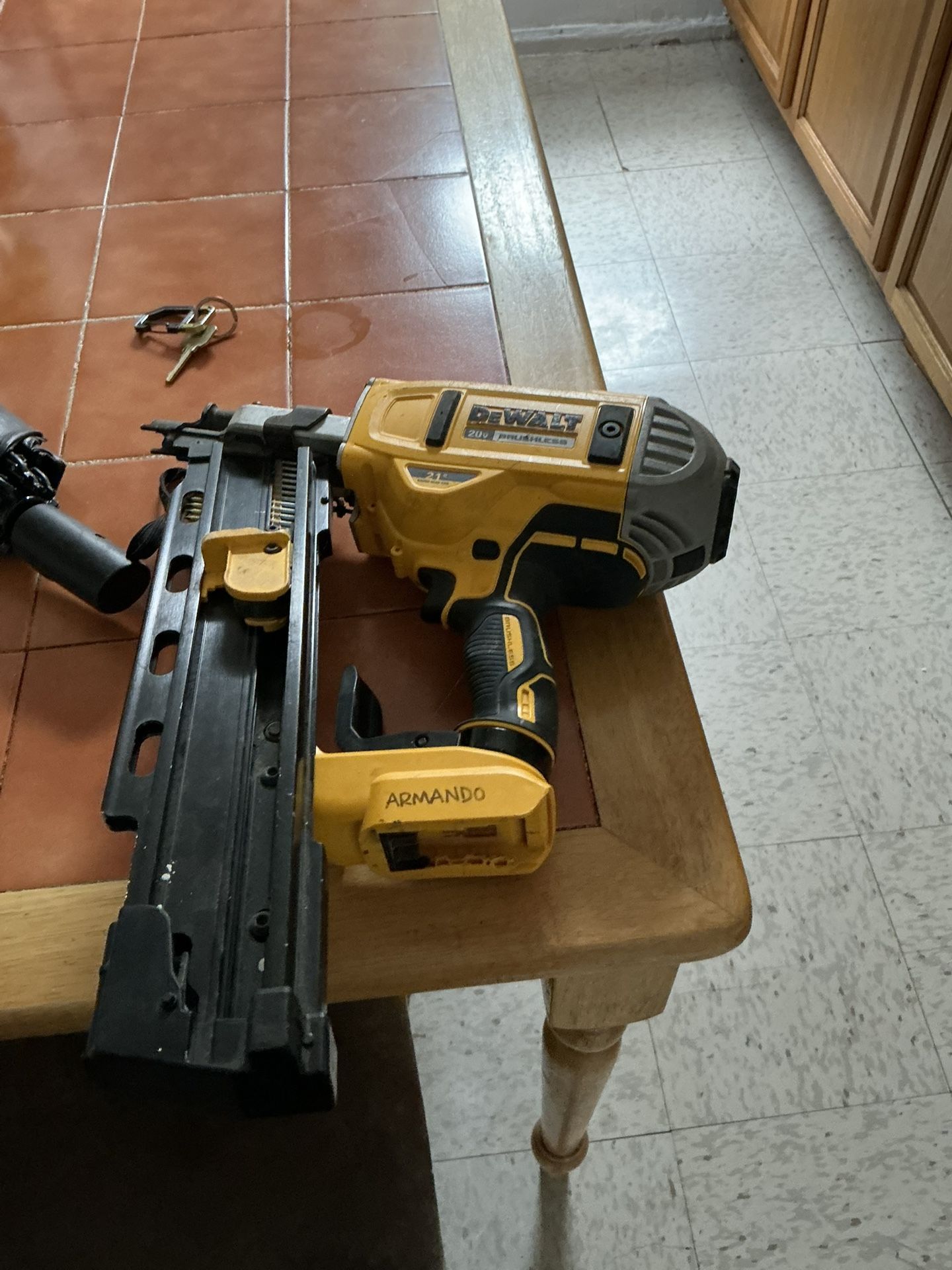DEWALT 20V MAX* Framing Nailer Kit, 21-Degree