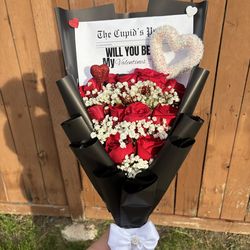 12 red rose flat bouquet