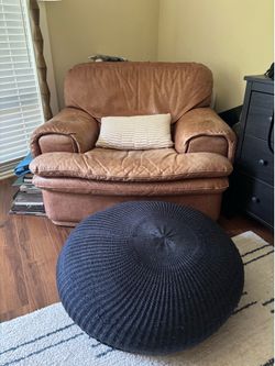 Brown/ Auburn Leather Lounge Chair