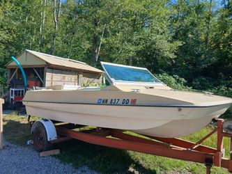 1969 Johnson Trihull boat