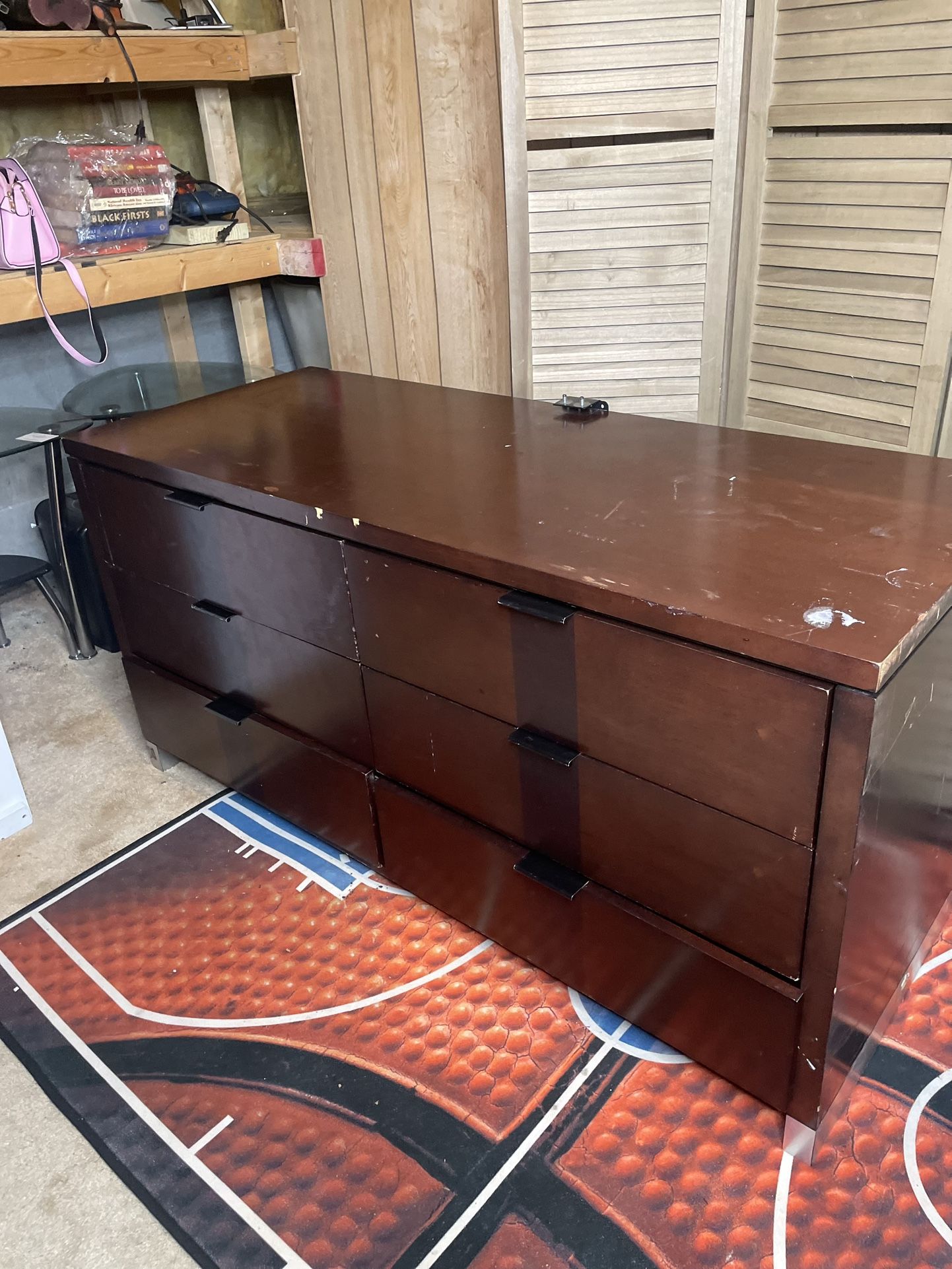 Dresser