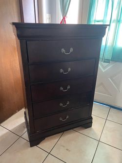 Dresser