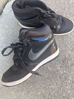 Women Black Nike FORCE Athletic Shoes 