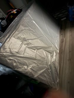 King box spring new