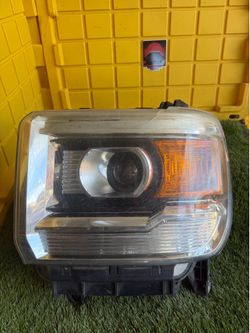 2014 GMC Sierra Left/Driver Side Headlight Part