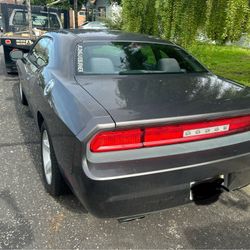 2014 Dodge Challenger SXT 